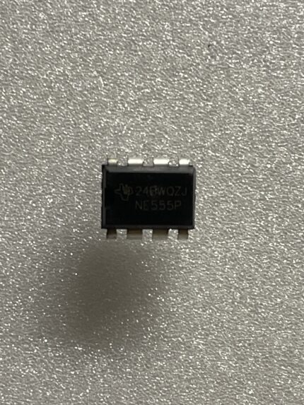 alt="آی‌سی NE555 تایمر عمومی در بسته DIP-8"