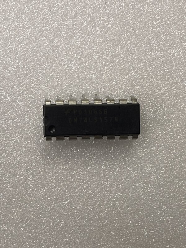 عکس آیسی 74LS157 مالتی‌پلکسر 4 به 1 دوگانه TTL